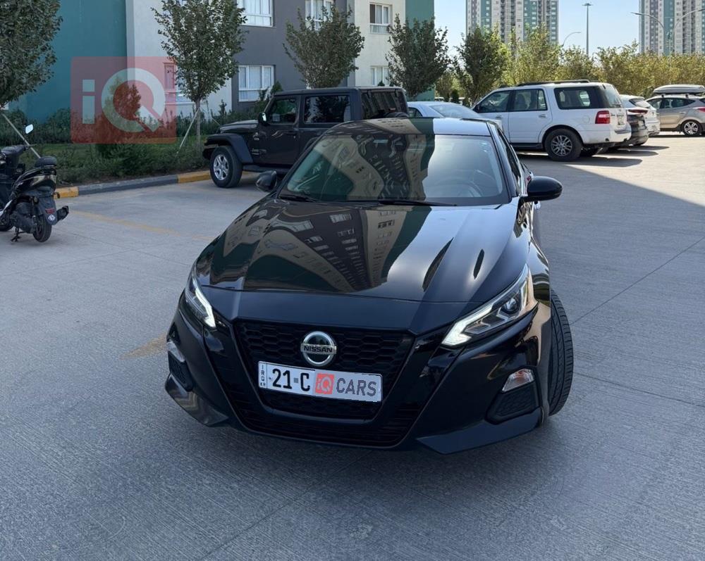 نيسان ألتيما